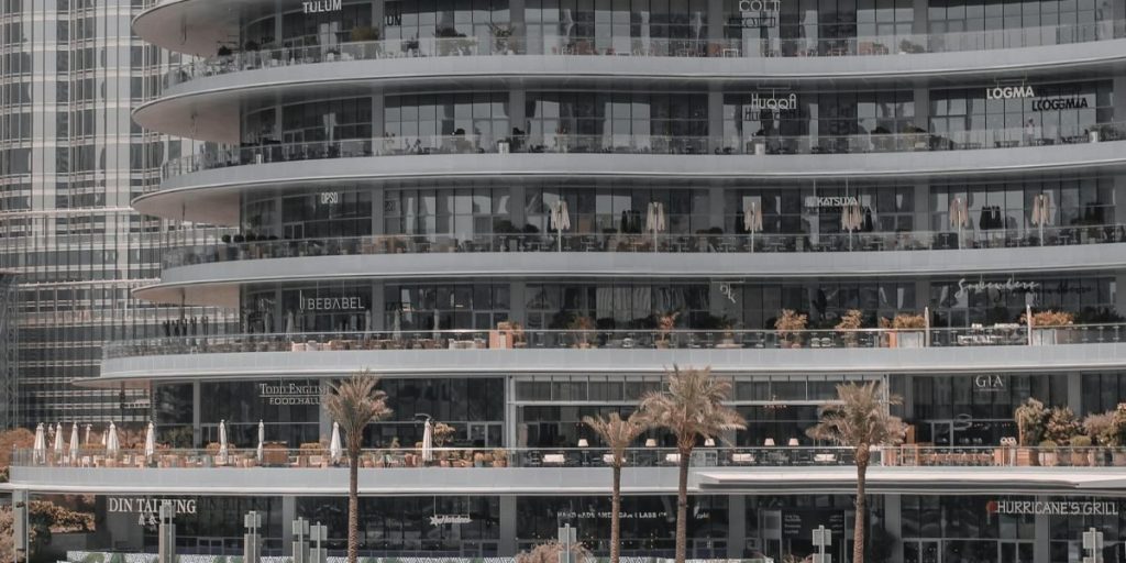 What Does a Real Estate Agent Do in Dubai A 2026 Guide to Their Role and Value
