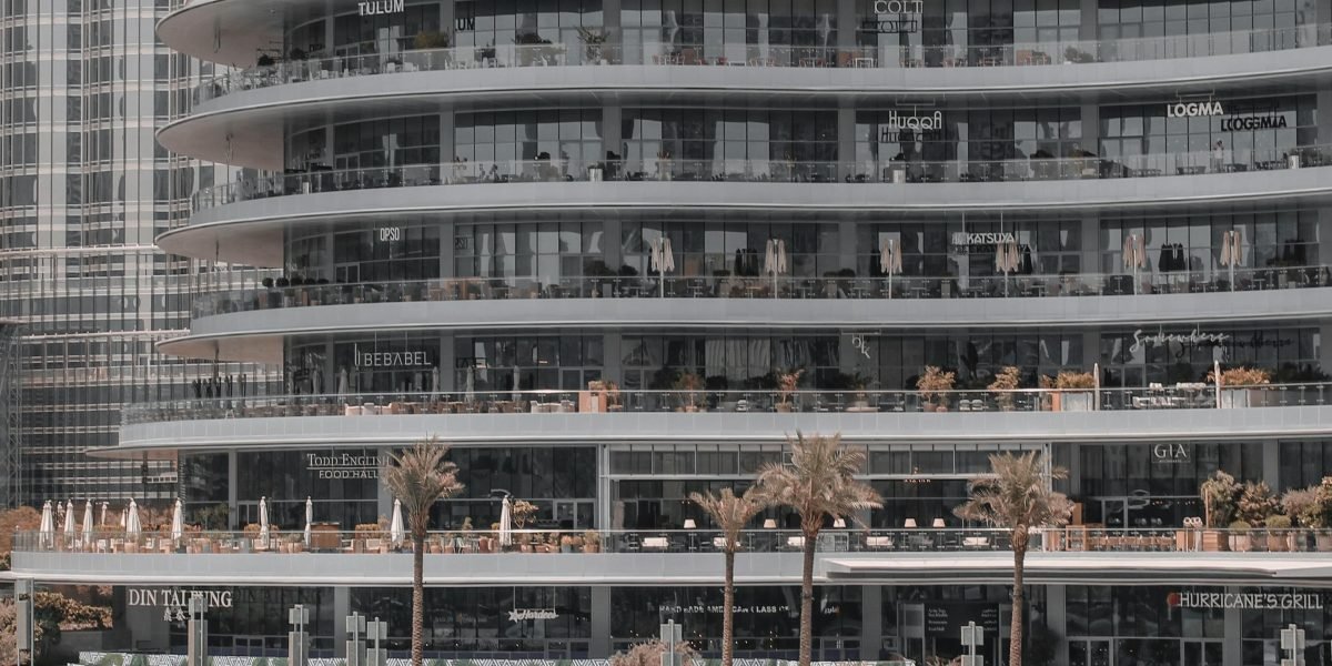 What Does a Real Estate Agent Do in Dubai A 2026 Guide to Their Role and Value