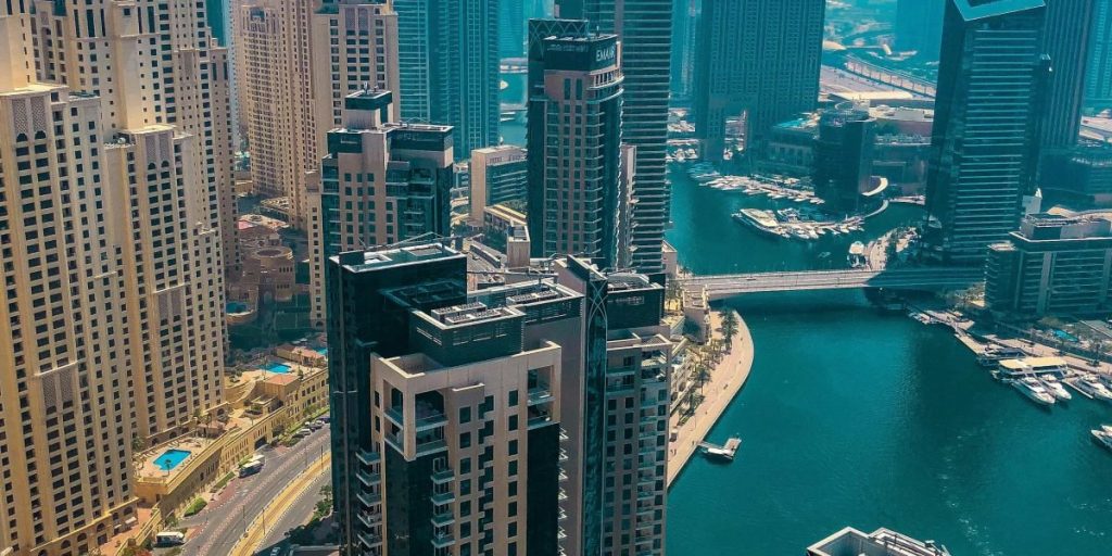How to Evaluate an Estate Agency Dubai Before You Buy Property